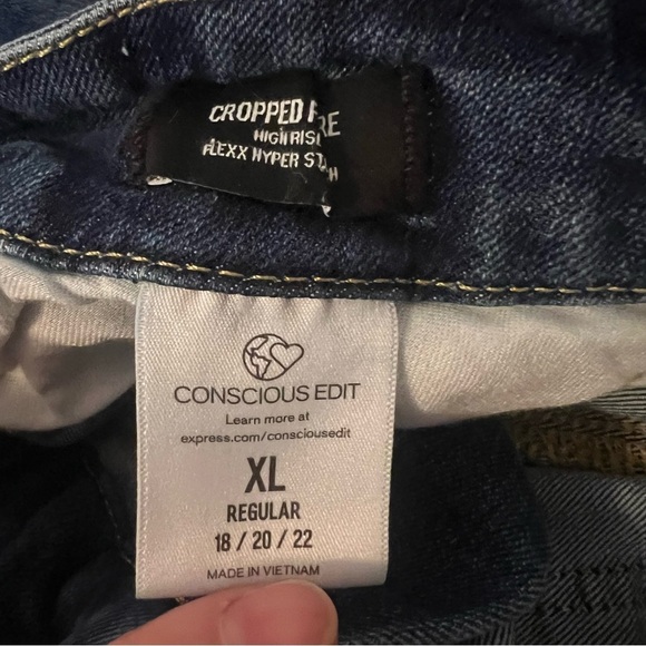 Express Cropped Flare Jeans Womens XL (18-20) High Rise Dark Wash Raw Hem FlexX‎ - Picture 9 of 11